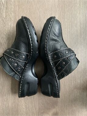 b.o.c. Black Leather Slip-On Karley Clogs